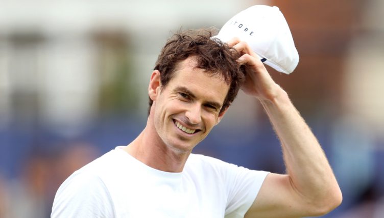 Andy Murray ของสหราชอาณาจักรยังคงมีปัญหากับอาการบาดเจ็บที่ขาหนีบและไม่ได้เดินทางไปไมอามีเพื่อเข้าร่วมการฝึกซ้อมในเดือนธันวาคม