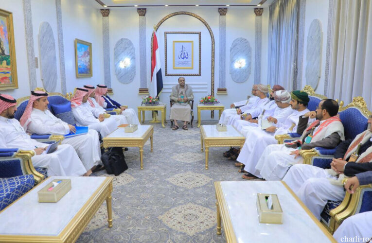 Saudi Omani envoys ทูตซาอุดีอาระเบียและโอมานจัดการเจรจา